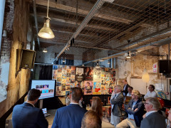 Mensen in een presentatieruimte